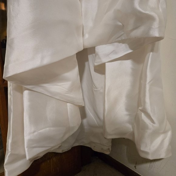 Size 18 Davids Bridal Wedding dress - Picture 7 of 15